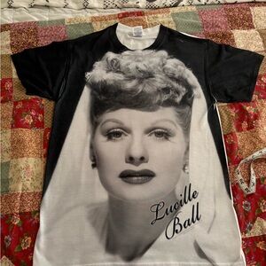 Lucille ball face print women’s medium T-shirt
